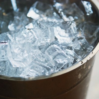 Ice bucket.